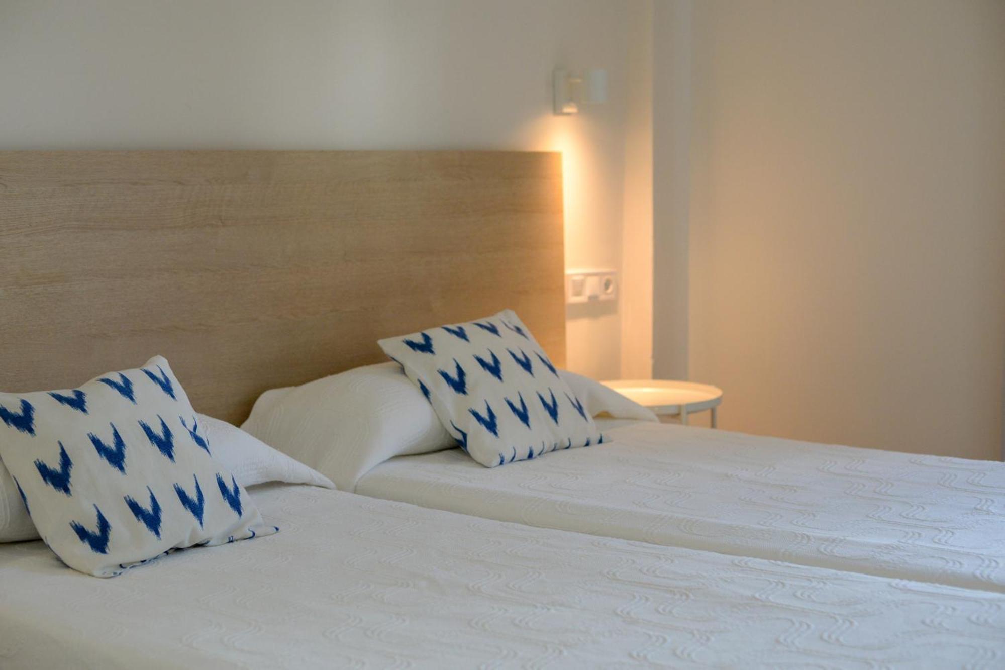 Hostal Jakiton Palmanova المظهر الخارجي الصورة